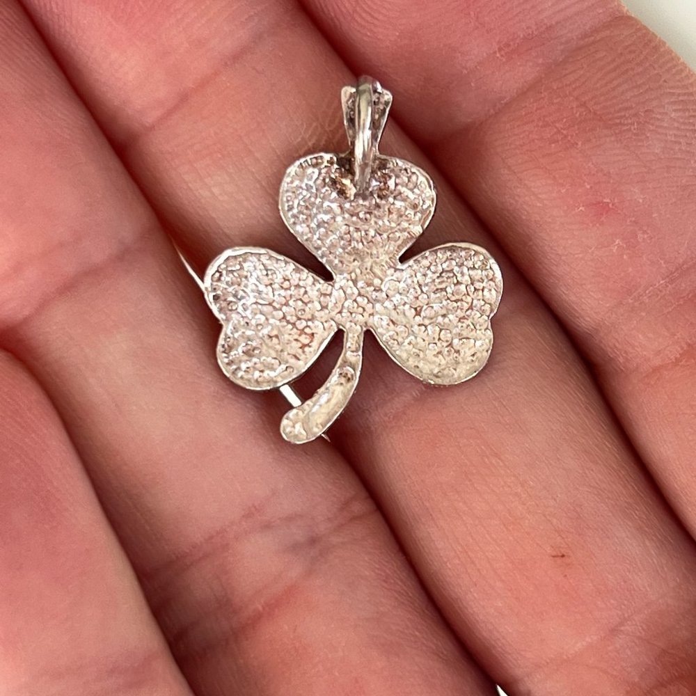 Silver Clover lucky charm - Picture 2 of 4